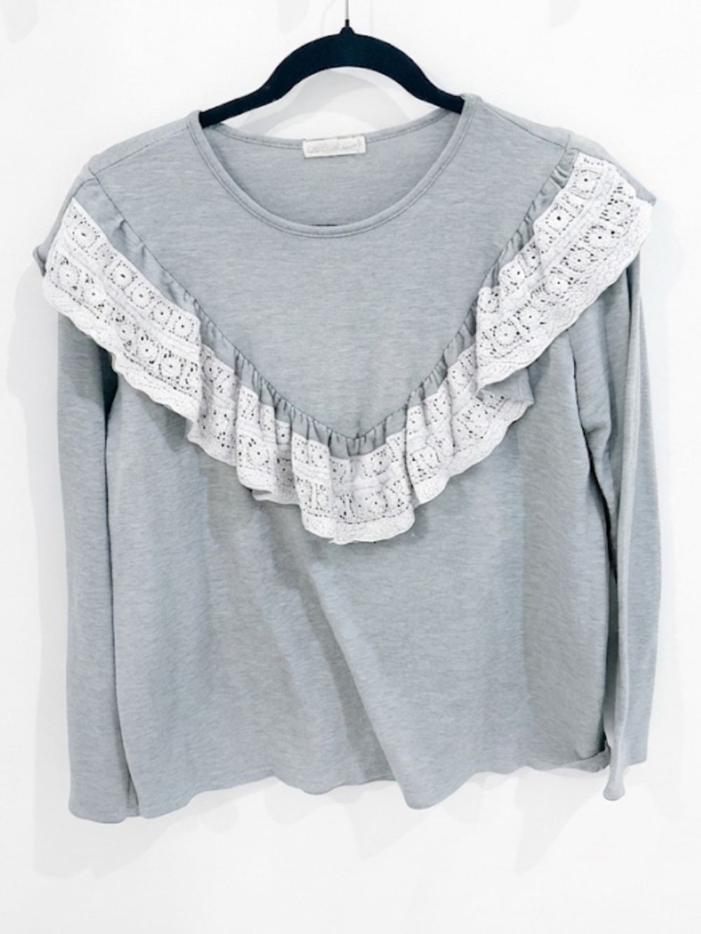 [Pebble & Stone] Light Gray Ruffle Lace-Long Sleeve Sweater Top
